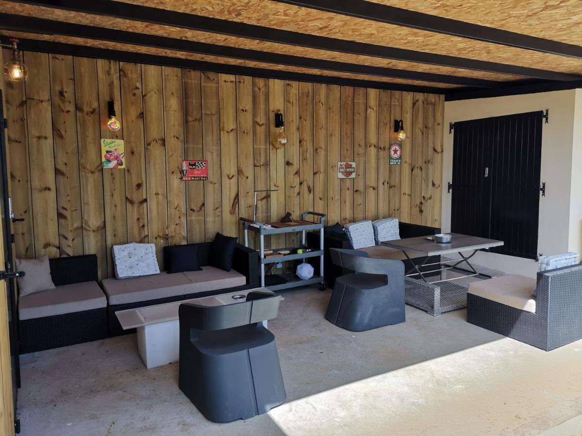Hostal 170 Room 15 Service Appartement เลอ ตอมปง ภายนอก รูปภาพ