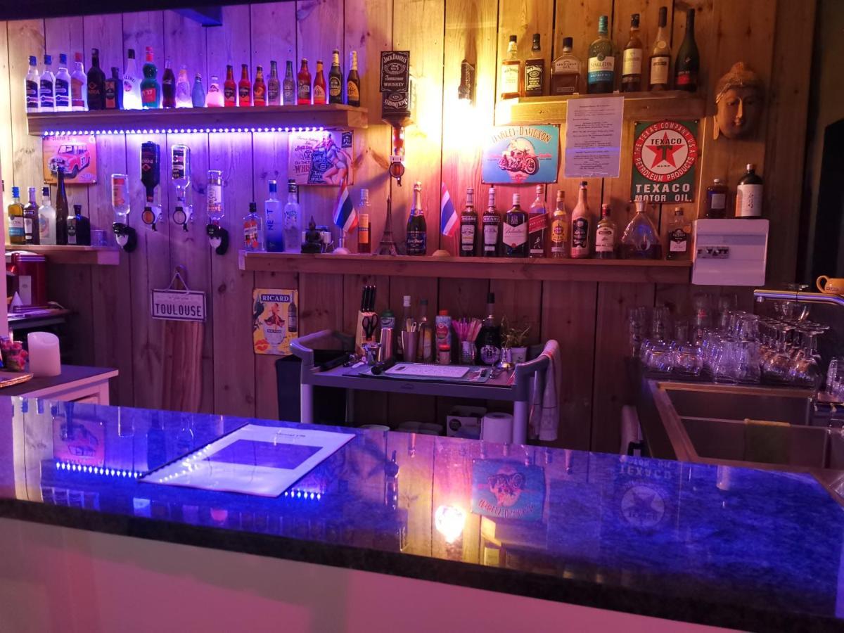 Hostal 170 Room 15 Service Appartement เลอ ตอมปง ภายนอก รูปภาพ